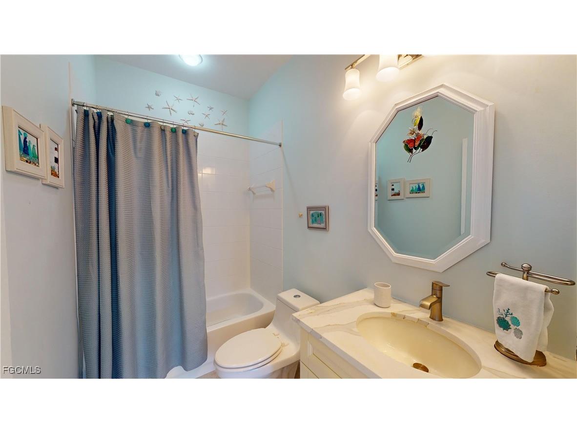 8797 E Bay Circle Fort Myers FL 33908 2025008461 image18