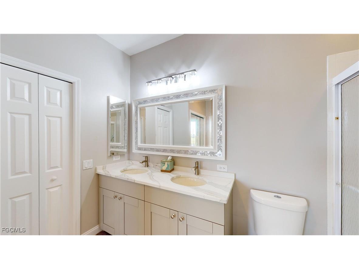 8797 E Bay Circle Fort Myers FL 33908 2025008461 image25