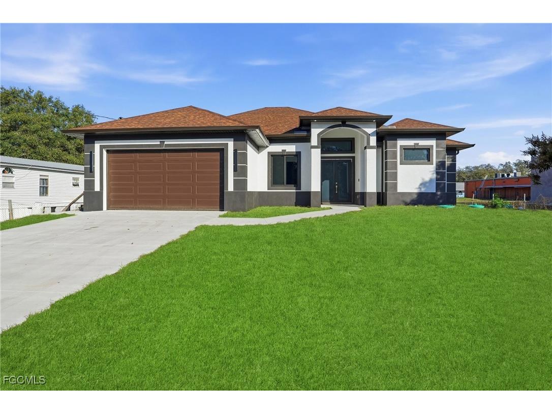 88 Orange Avenue Labelle FL 33935 2026000632 image1