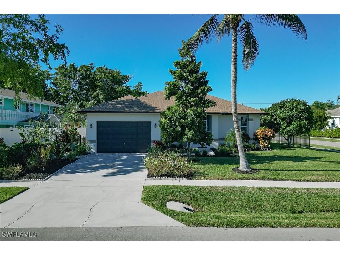 88 Tahiti Road Marco Island FL 34145 224096344 image1