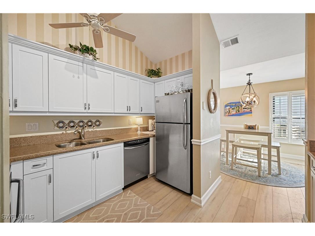 880 8th Avenue S #202 Naples FL 34102 225069473 image21