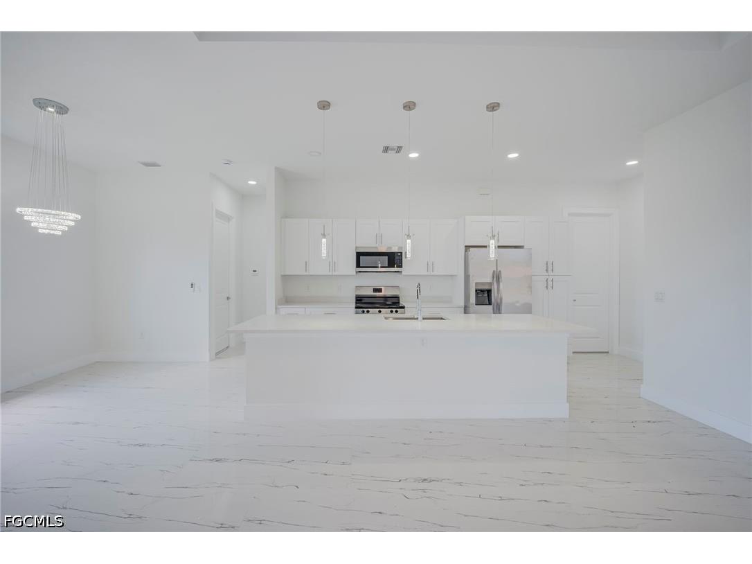 880 Aldrich Street E Lehigh Acres FL 33974 2026018864 image5