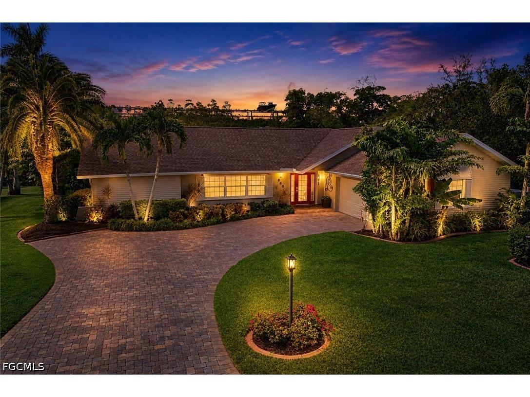 880 Deep Lagoon Lane Fort Myers FL 33919 2026019861 image1