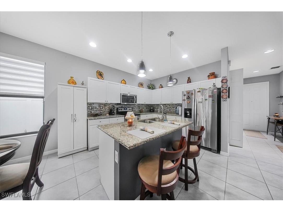 8805 Madrid Circle Naples FL 34104 225073944 image18