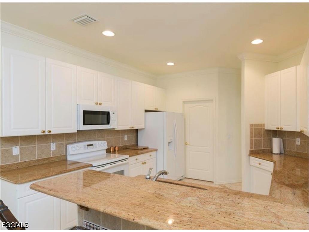 8808 Cypress Preserve Place Fort Myers FL 33912 2026023755 image5