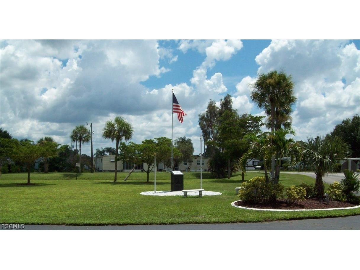 881 Homestead Drive North Fort Myers FL 33917 2026007883 image35