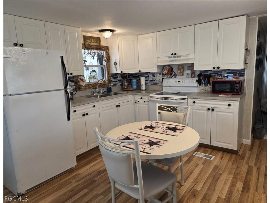 881 Homestead Drive North Fort Myers FL 33917 2026007883 image8