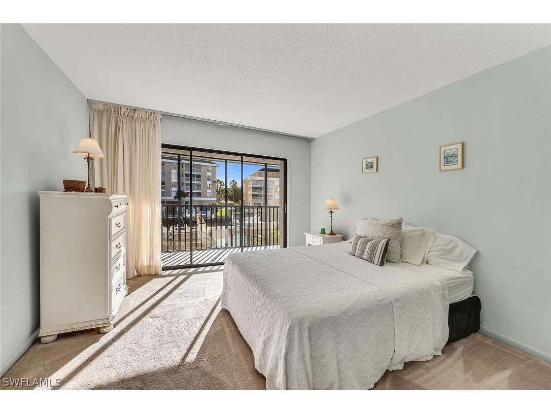 881 Panama Court #202 Marco Island FL 34145 226006995 image19