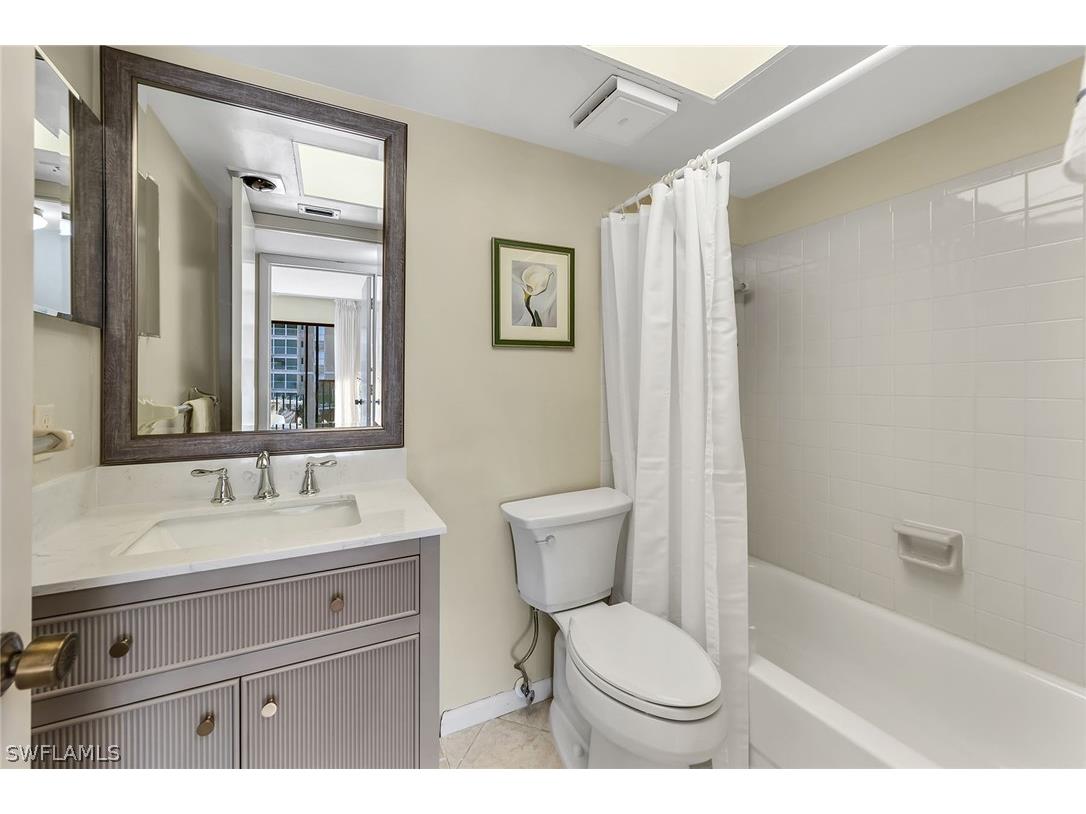 881 Panama Court #202 Marco Island FL 34145 226006995 image21