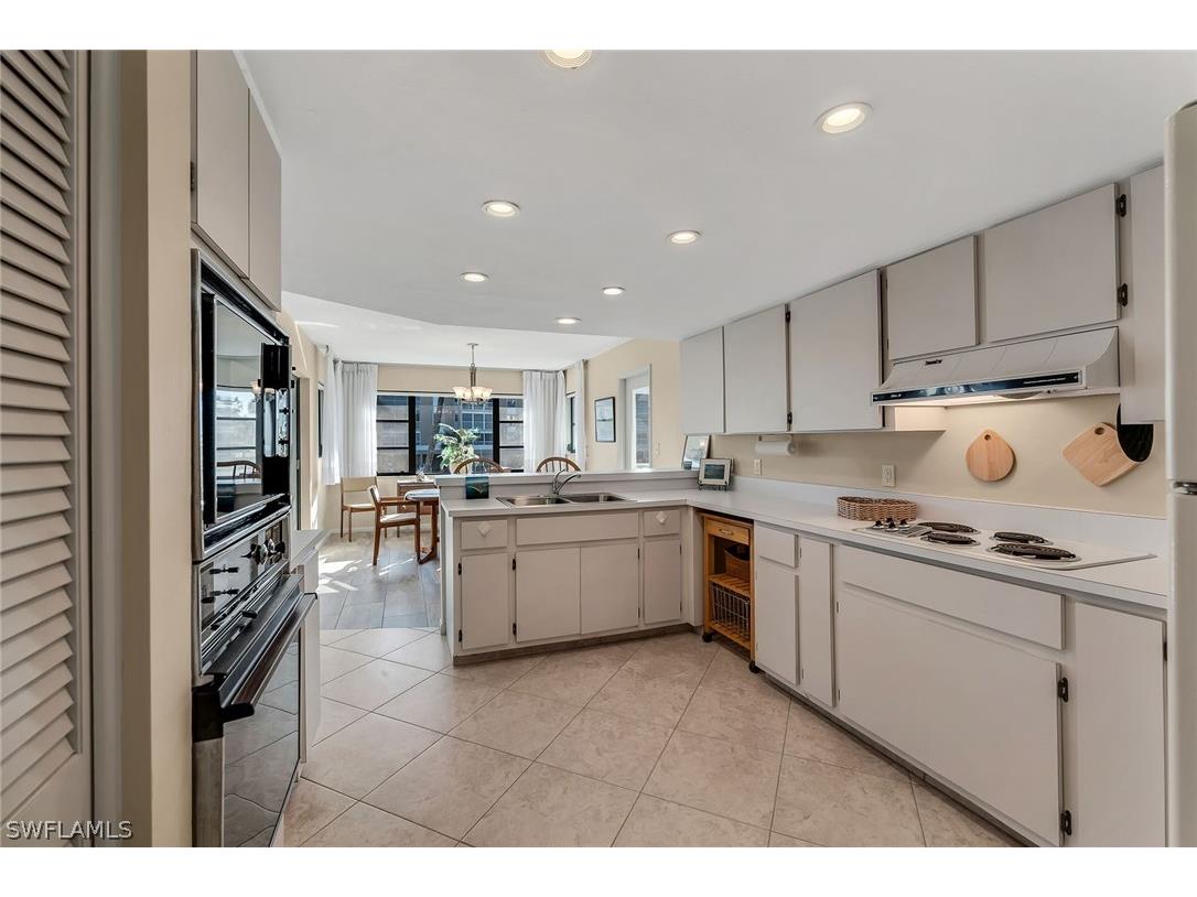 881 Panama Court #202 Marco Island FL 34145 226006995 image7