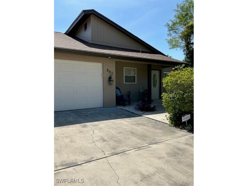 882 Bluebird Street Naples FL 34104 225077182 image10