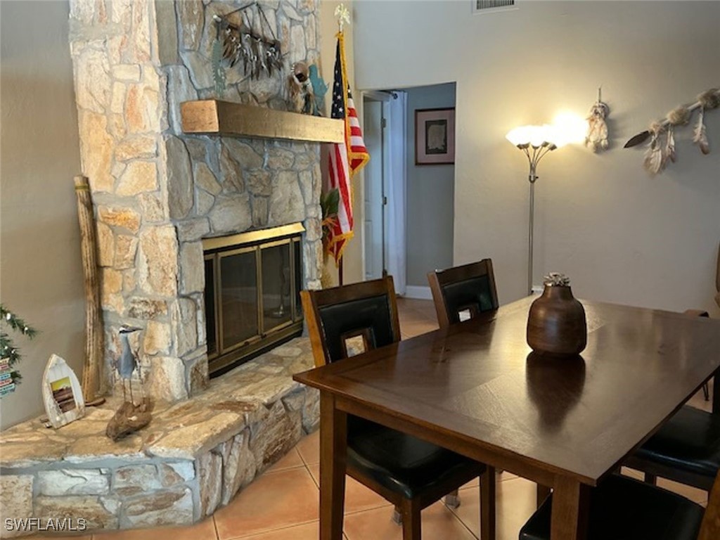 882 Bluebird Street Naples FL 34104 225077182 image2