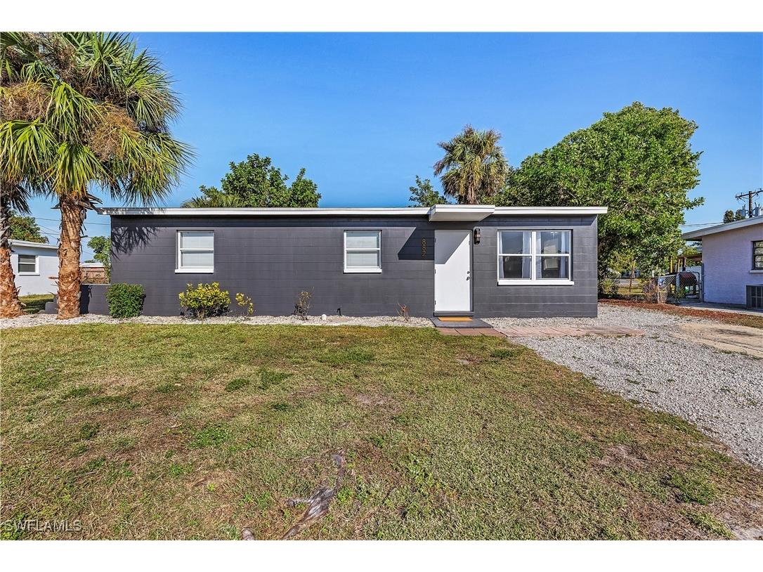 882 Hyacinth Street North Fort Myers FL 33903 225002324 image1