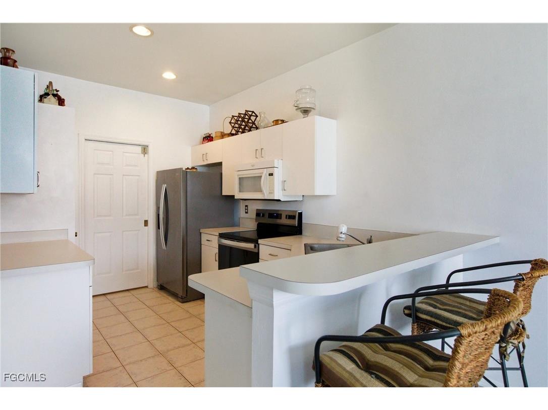 8821 Woodgate Manor Court Fort Myers FL 33908 2025021739 image11