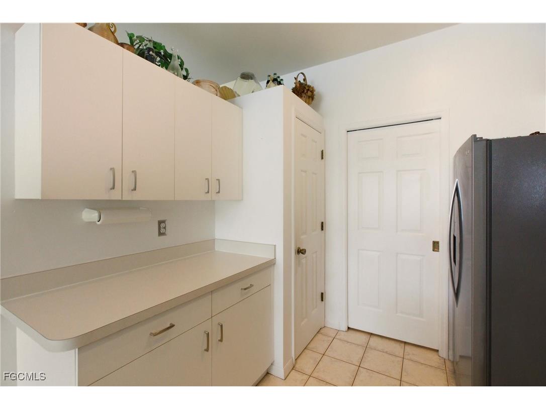 8821 Woodgate Manor Court Fort Myers FL 33908 2025021739 image14