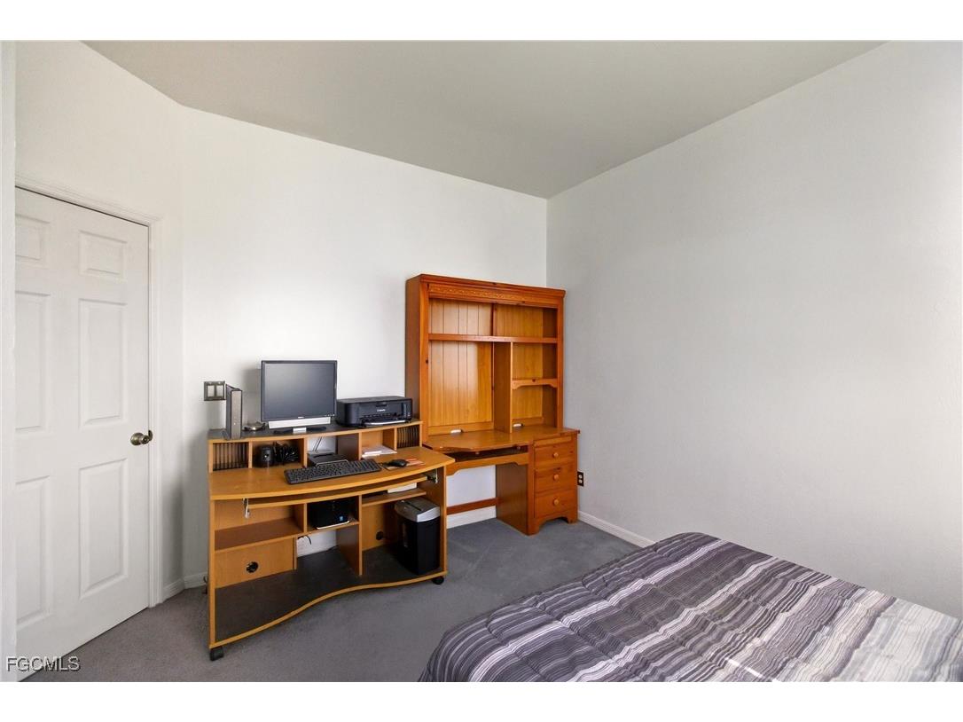 8821 Woodgate Manor Court Fort Myers FL 33908 2025021739 image21