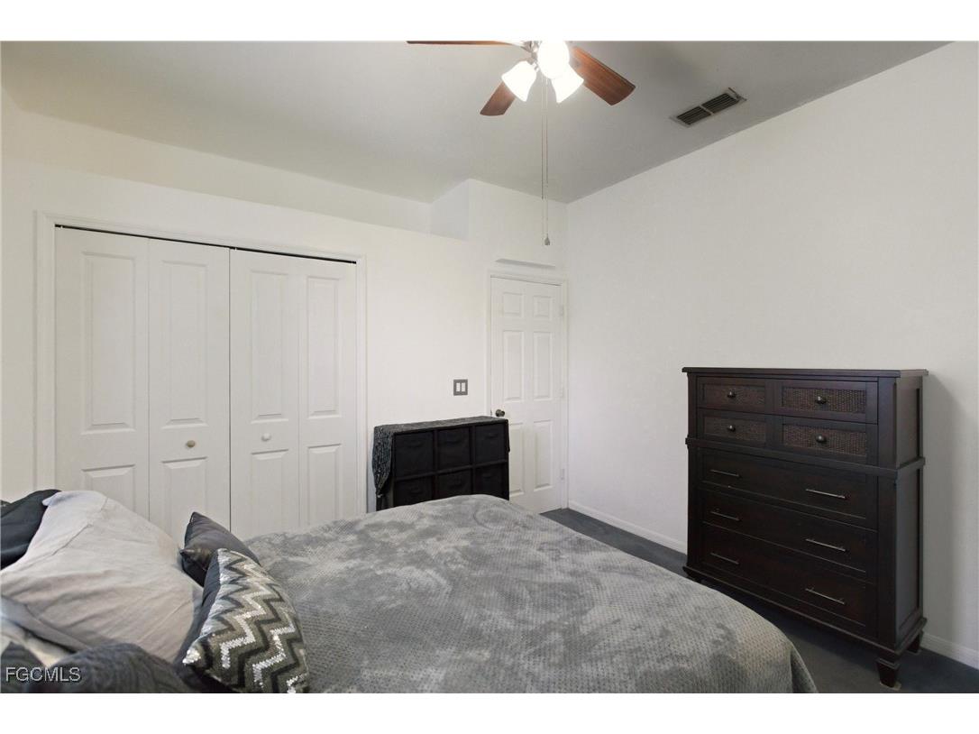 8821 Woodgate Manor Court Fort Myers FL 33908 2025021739 image24