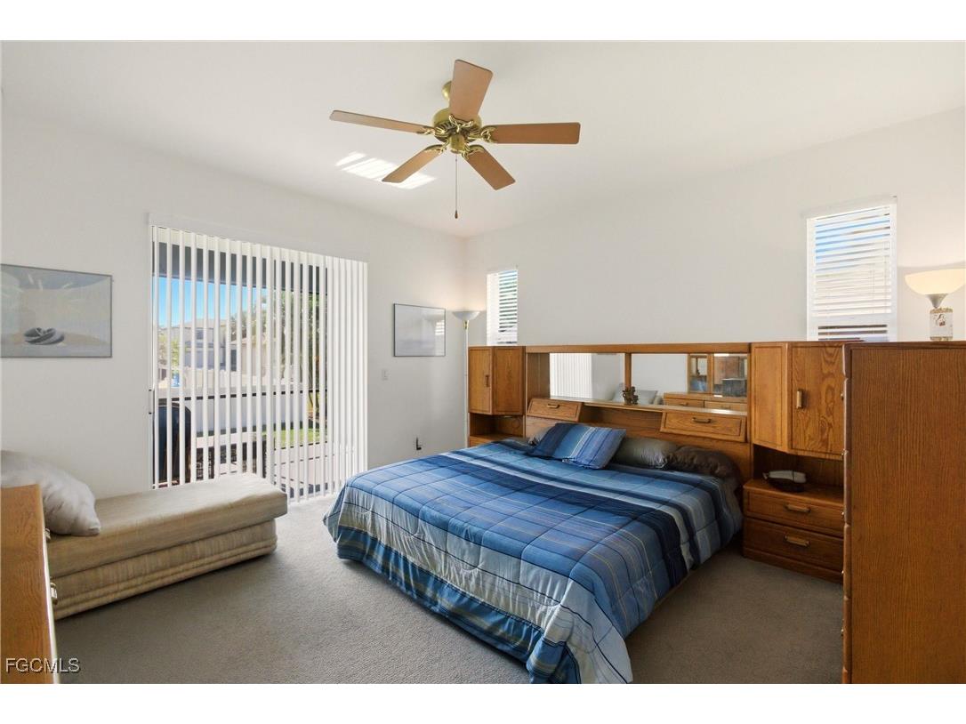 8821 Woodgate Manor Court Fort Myers FL 33908 2025021739 image28