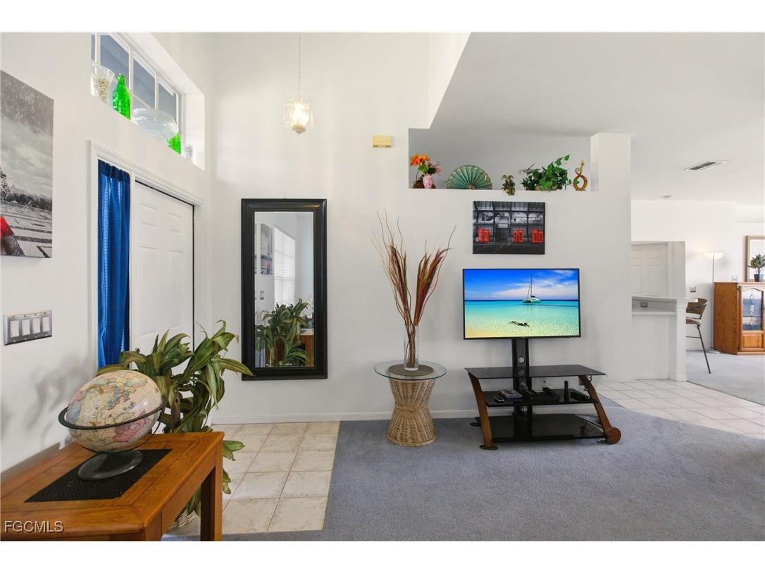 8821 Woodgate Manor Court Fort Myers FL 33908 2025021739 image3