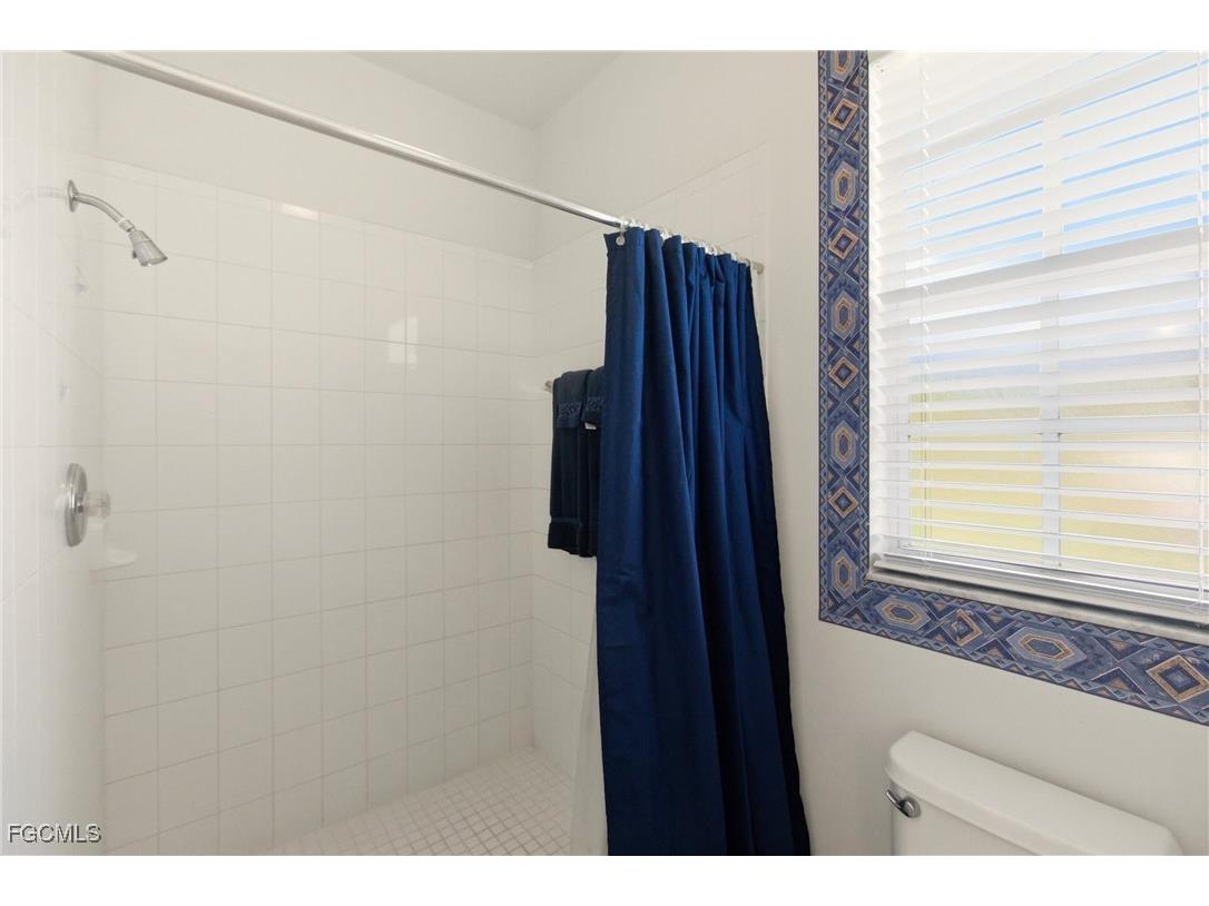 8821 Woodgate Manor Court Fort Myers FL 33908 2025021739 image30