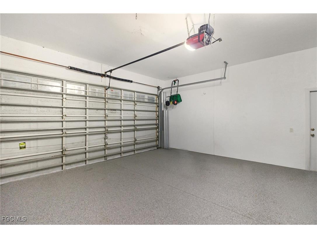 8821 Woodgate Manor Court Fort Myers FL 33908 2025021739 image36