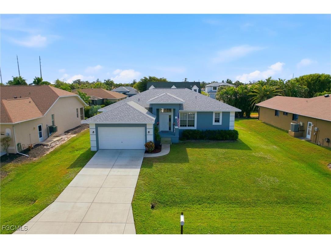 8821 Woodgate Manor Court Fort Myers FL 33908 2025021739 image39