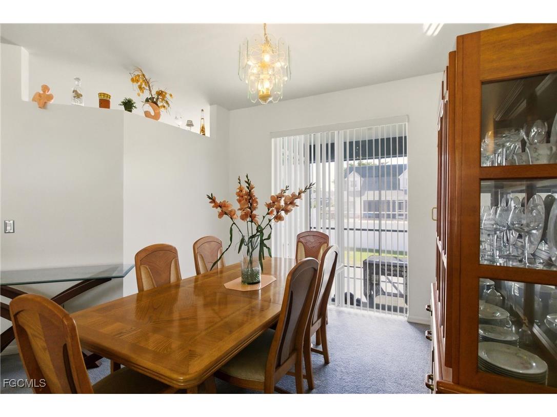 8821 Woodgate Manor Court Fort Myers FL 33908 2025021739 image8