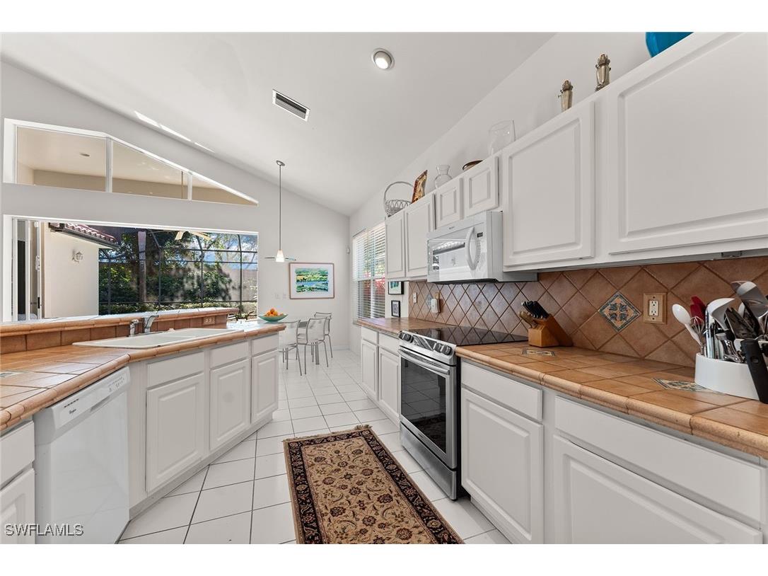 8824 Ventura Way Naples FL 34109 225044823 image6