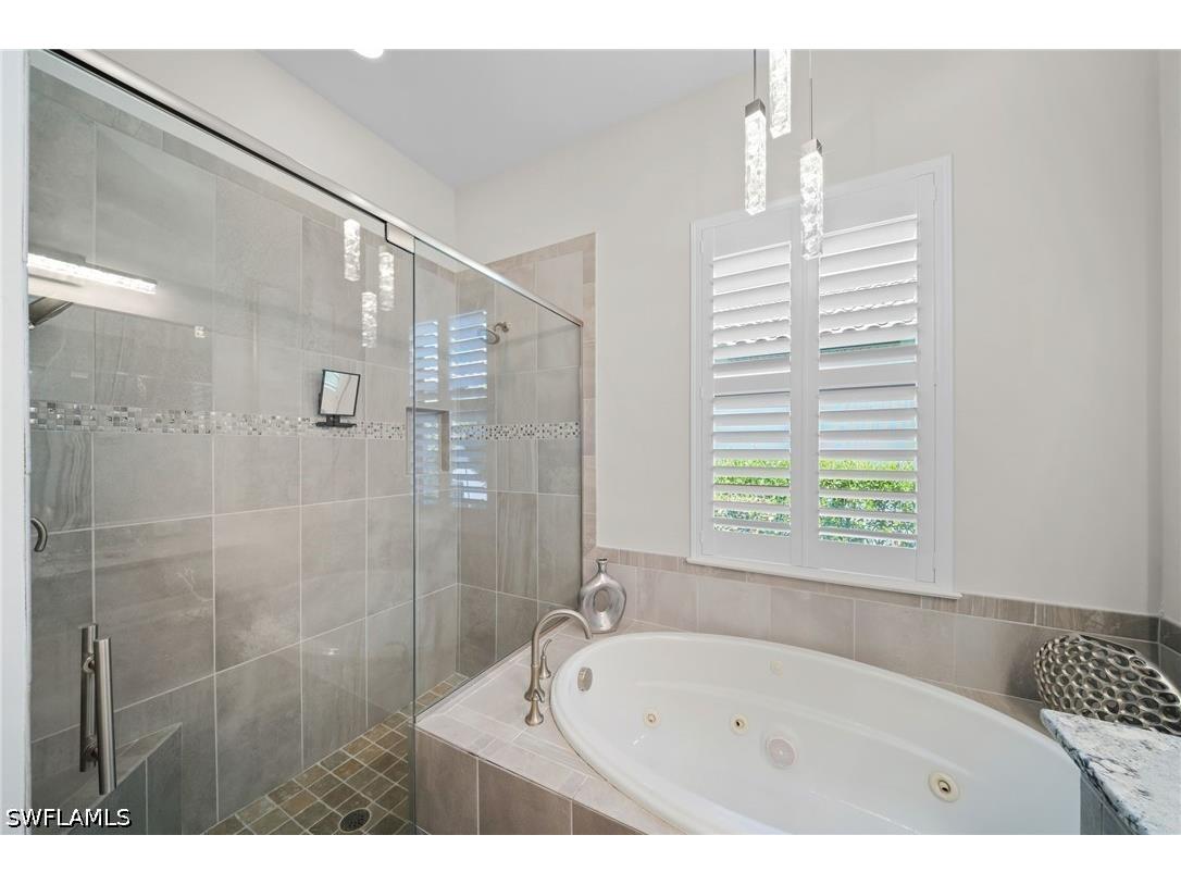 8827 Vaccaro Court Naples FL 34119 226017438 image17