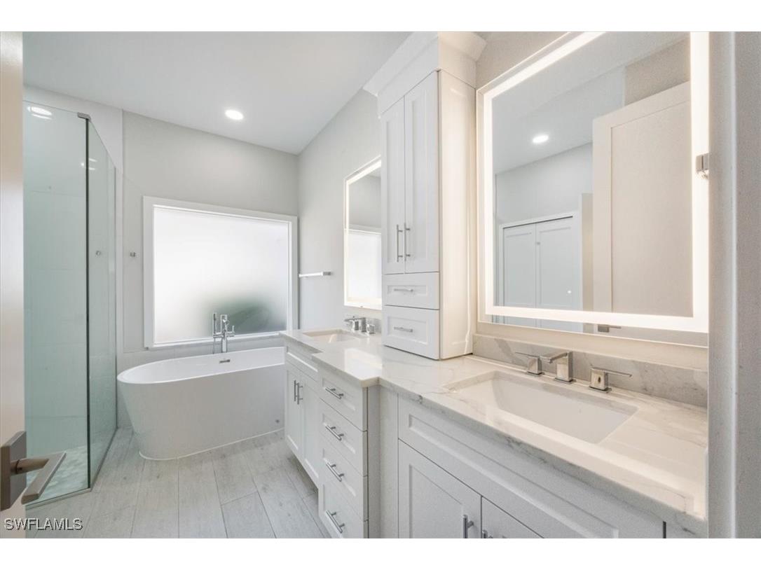 8828 Ventura Way Naples FL 34109 225080544 image17