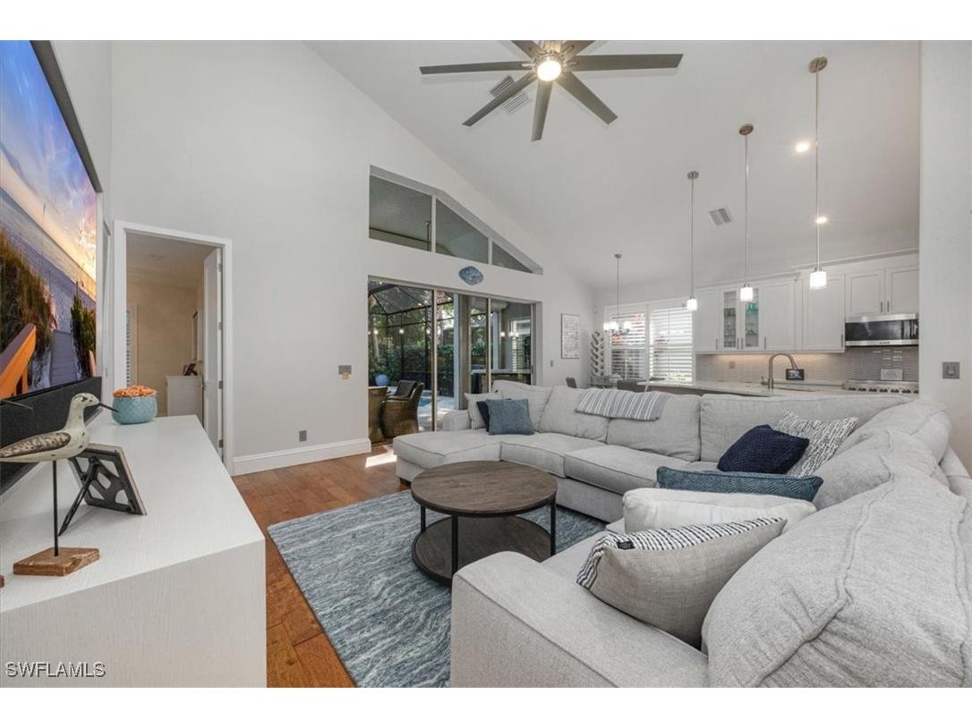 8828 Ventura Way Naples FL 34109 225080544 image5