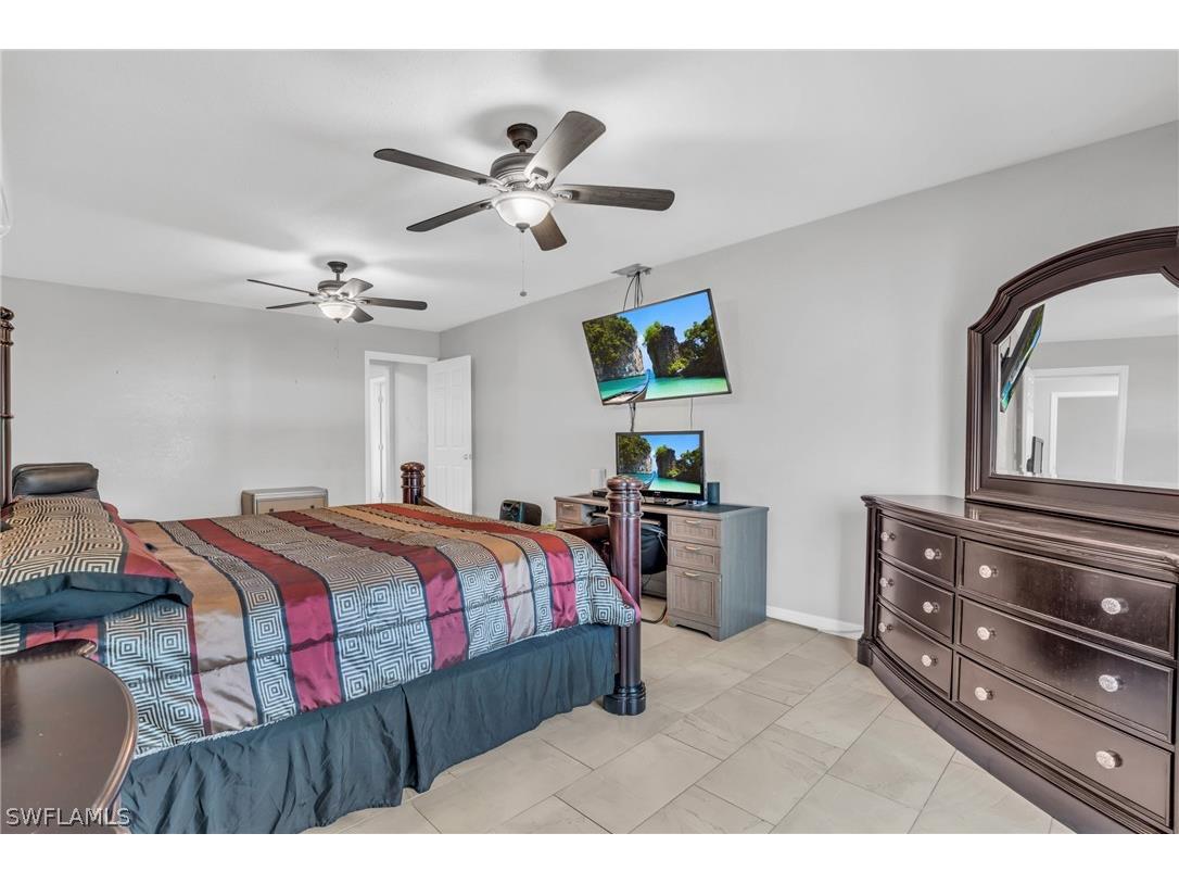 883 Coconut Circle E Naples FL 34104 224041030 image16
