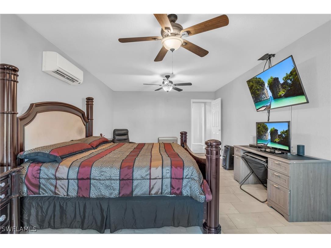 883 Coconut Circle E Naples FL 34104 224041030 image17
