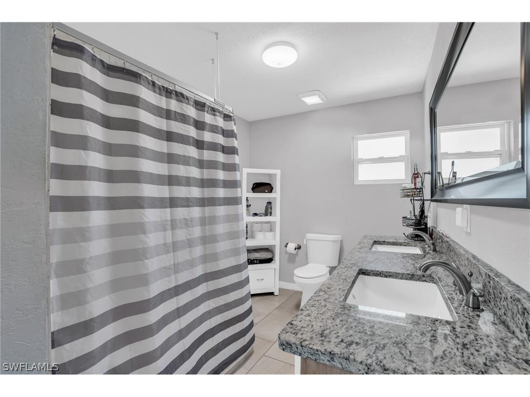 883 Coconut Circle E Naples FL 34104 224041030 image18