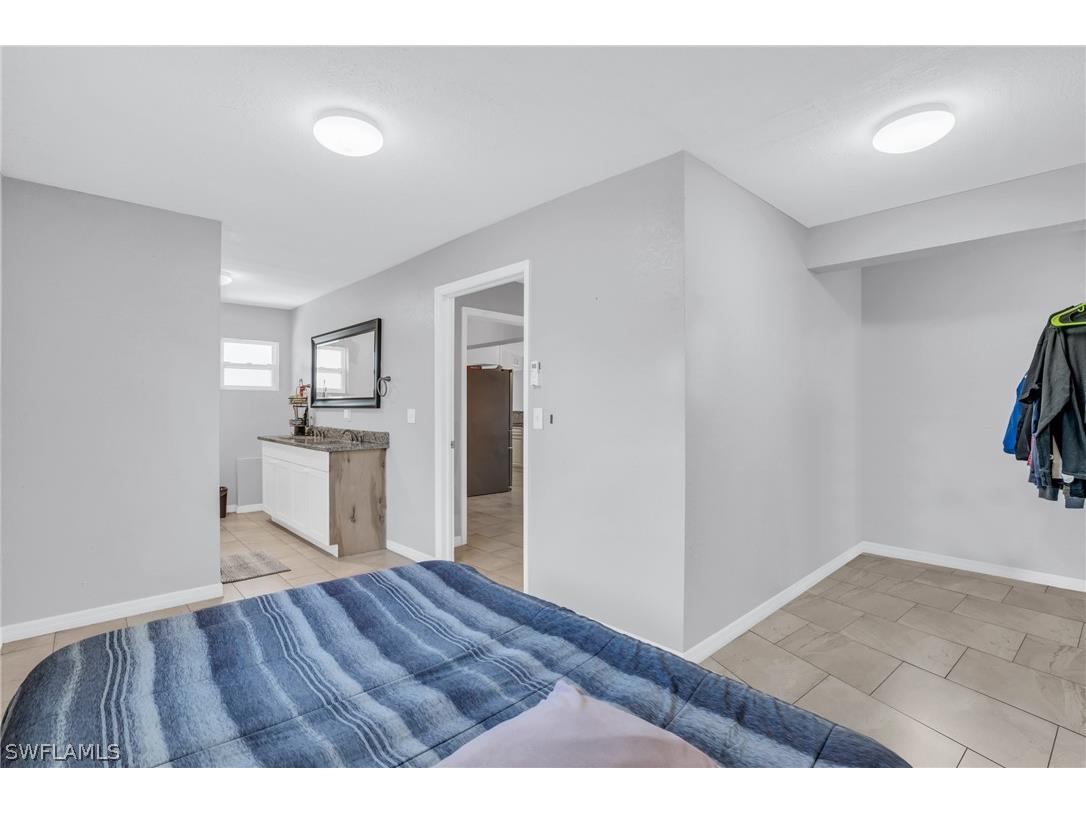 883 Coconut Circle E Naples FL 34104 224041030 image20