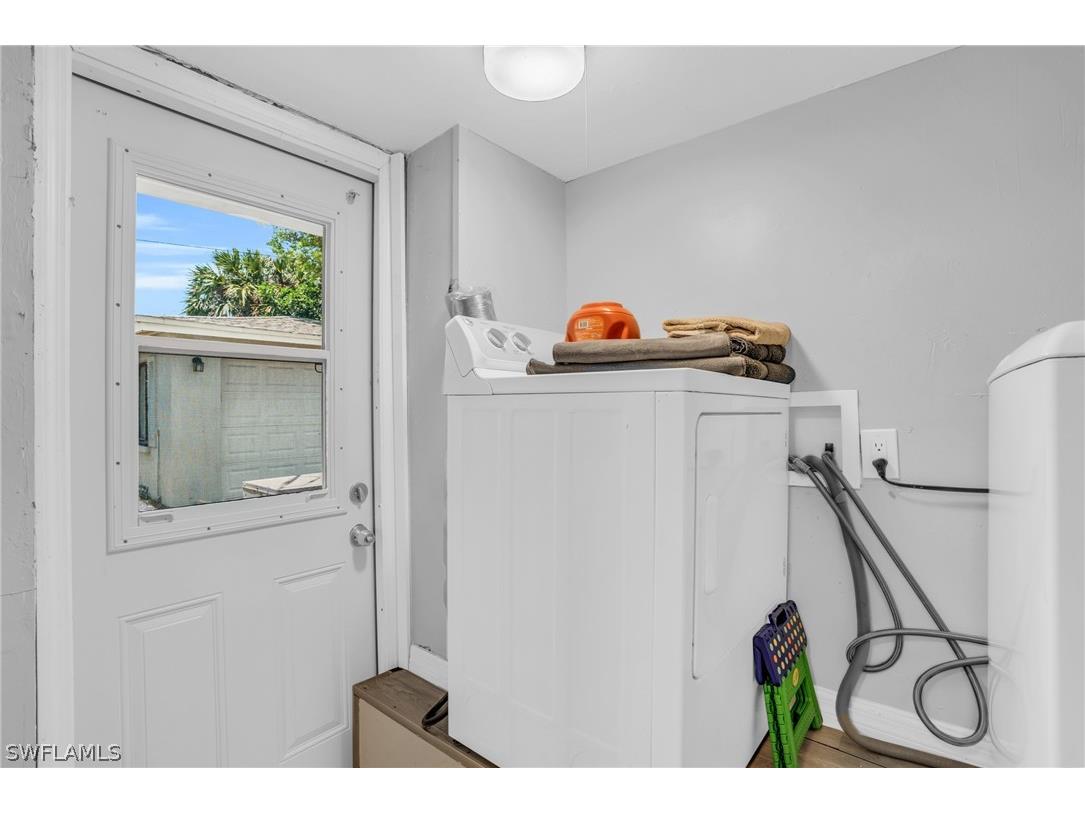 883 Coconut Circle E Naples FL 34104 224041030 image28