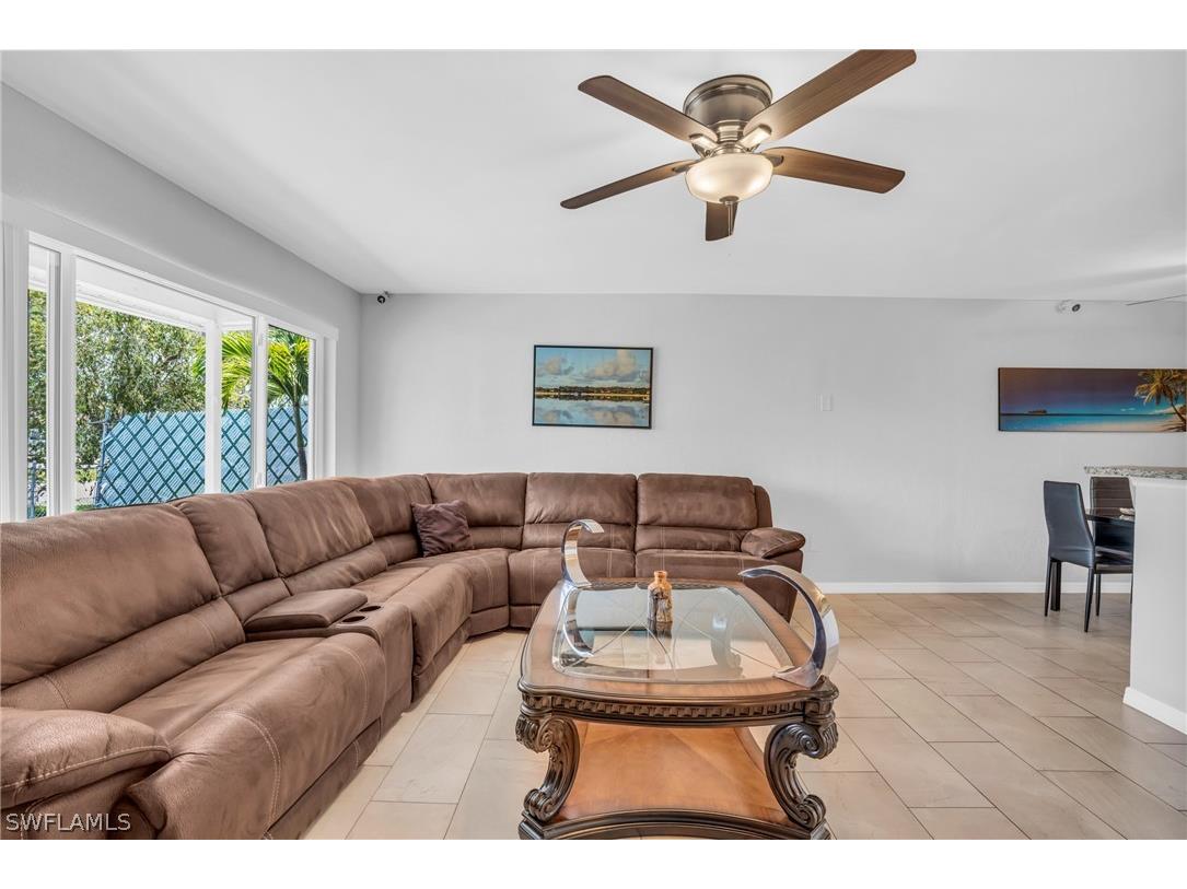 883 Coconut Circle E Naples FL 34104 224041030 image3