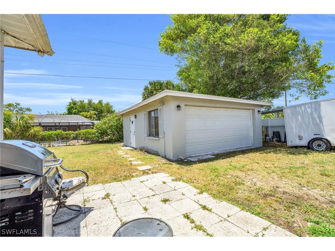 883 Coconut Circle E Naples FL 34104 224041030 image30