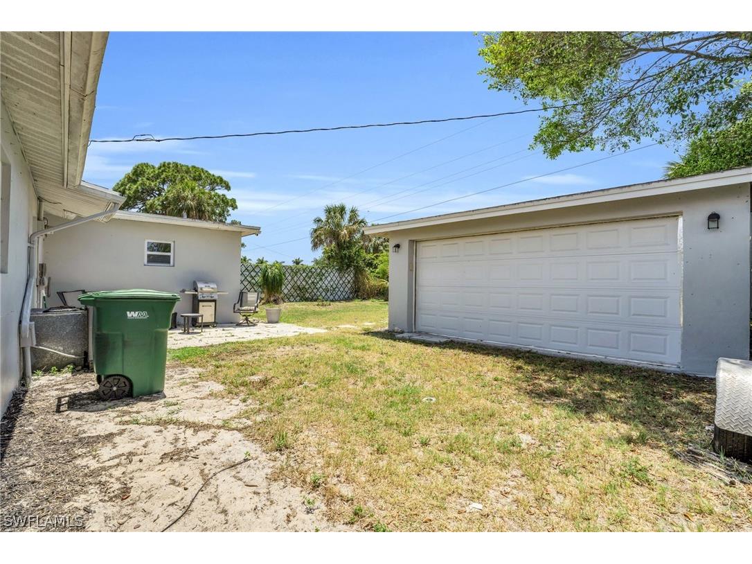 883 Coconut Circle E Naples FL 34104 224041030 image31