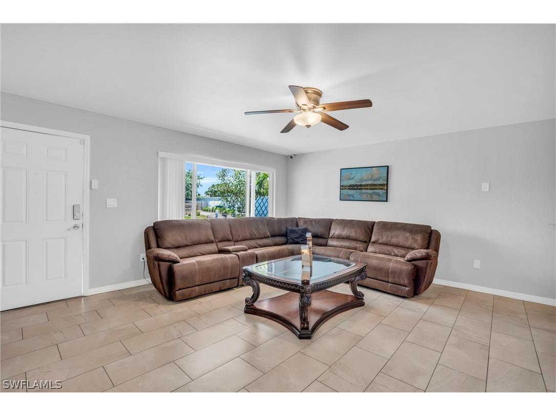883 Coconut Circle E Naples FL 34104 224041030 image5