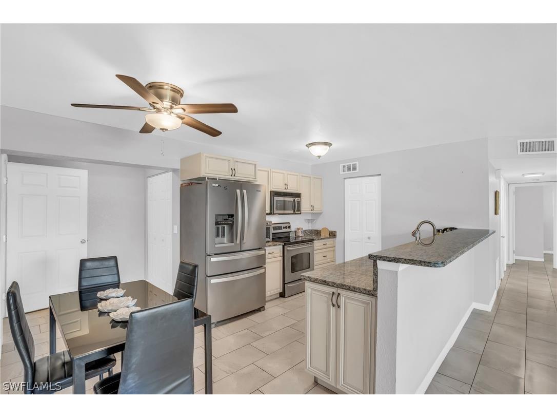 883 Coconut Circle E Naples FL 34104 224041030 image7
