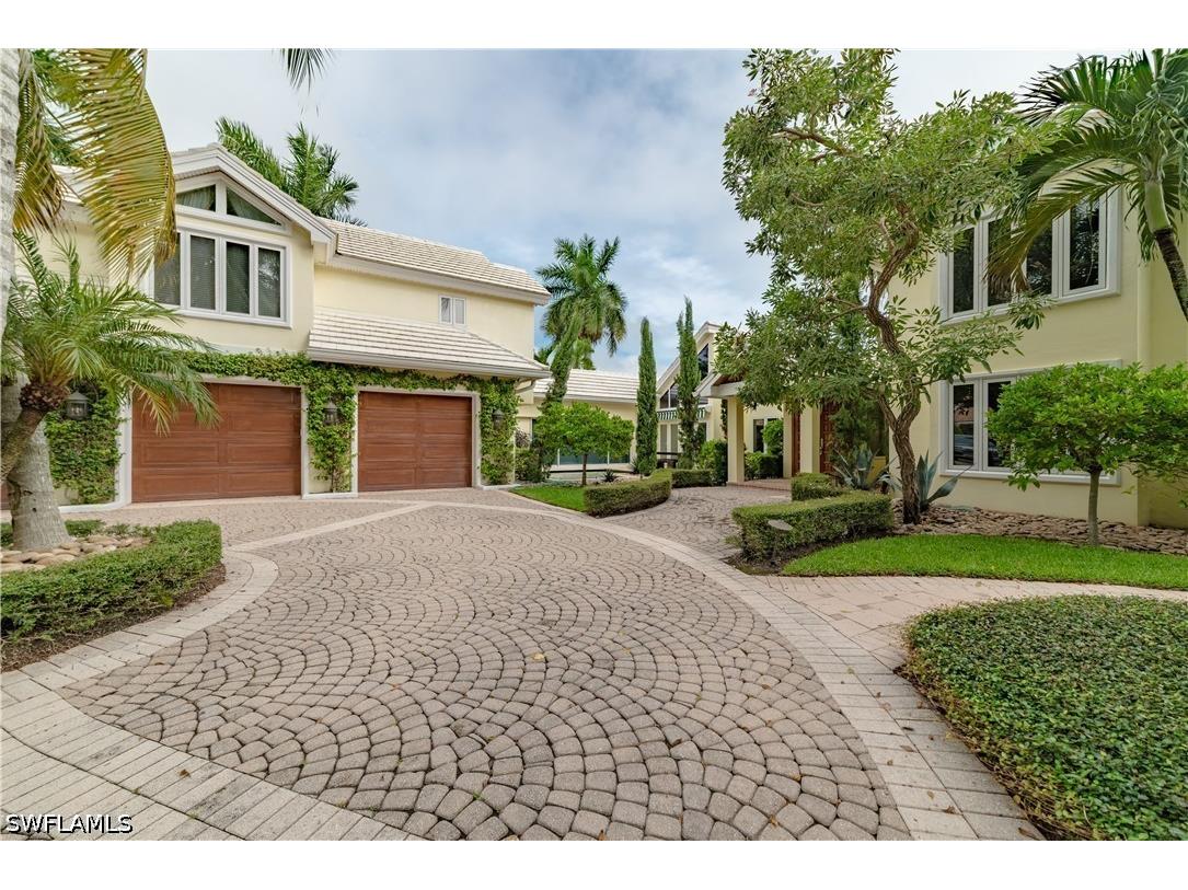 883 Galleon Drive Naples FL 34102 226019253 image1
