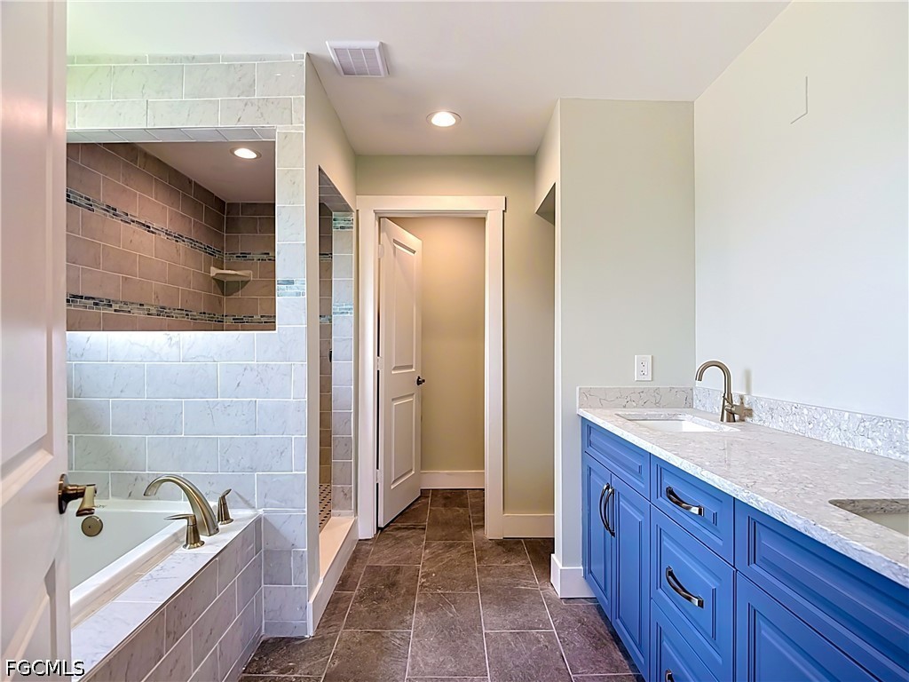 8831 Woodgate Drive Fort Myers FL 33908 2026018641 image30