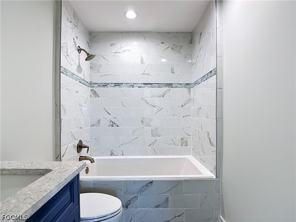 8831 Woodgate Drive Fort Myers FL 33908 2026018641 image39