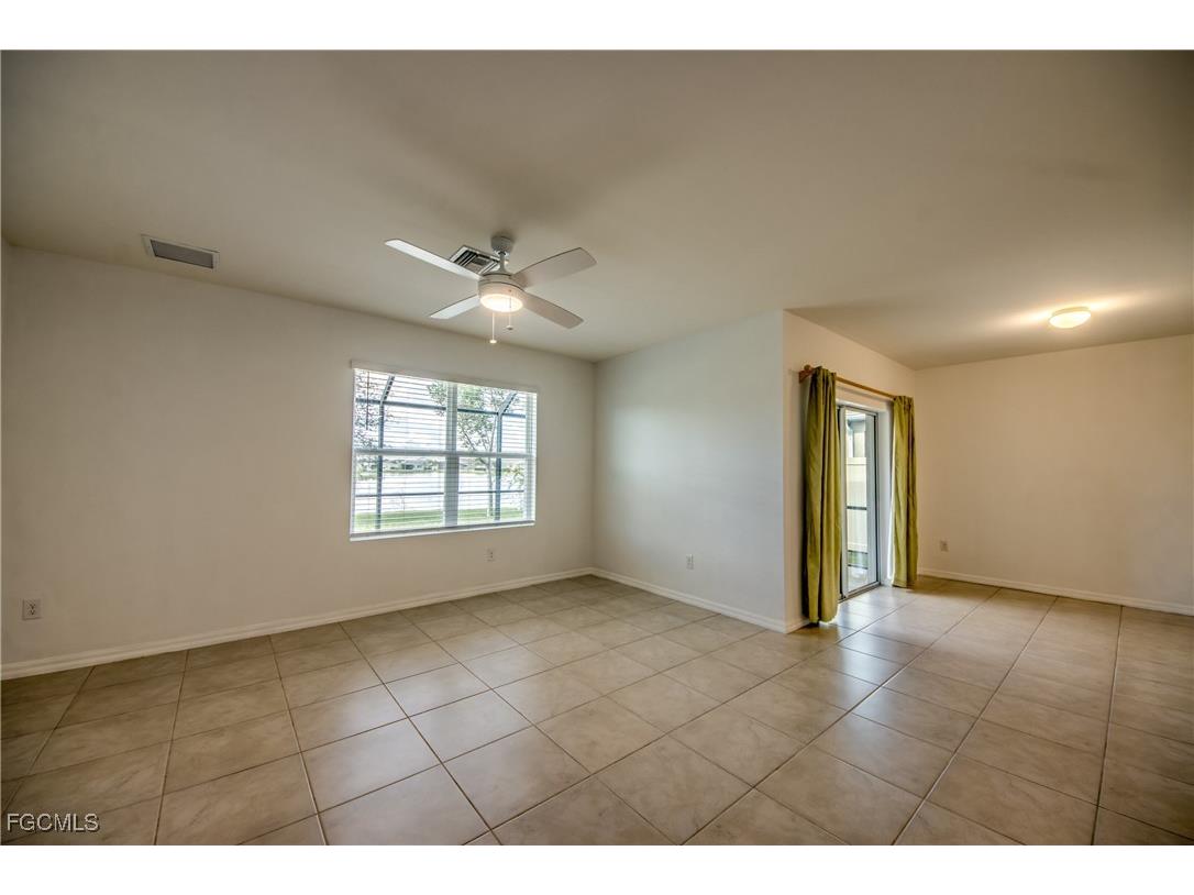 8832 Cascade Price Circle North Fort Myers FL 33917 2025009787 image15