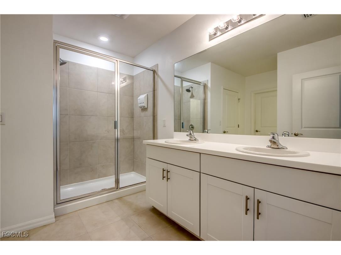 8832 Cascade Price Circle North Fort Myers FL 33917 2025009787 image18