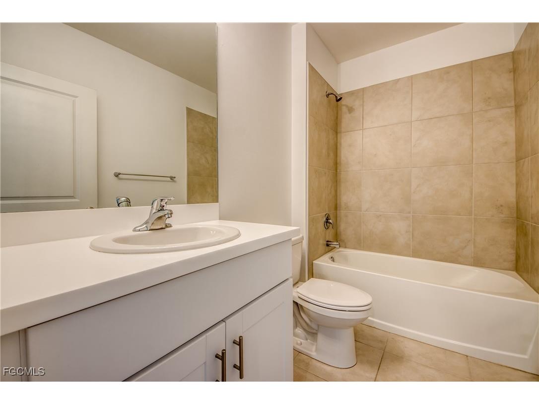 8832 Cascade Price Circle North Fort Myers FL 33917 2025009787 image21