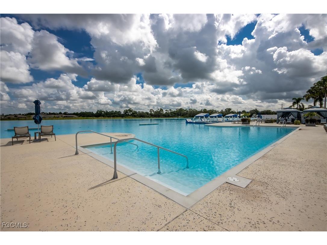 8832 Cascade Price Circle North Fort Myers FL 33917 2025009787 image38