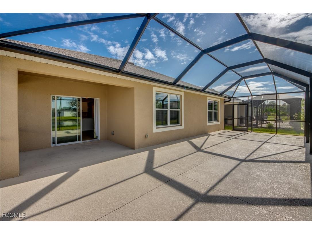 8832 Cascade Price Circle North Fort Myers FL 33917 2025009787 image5