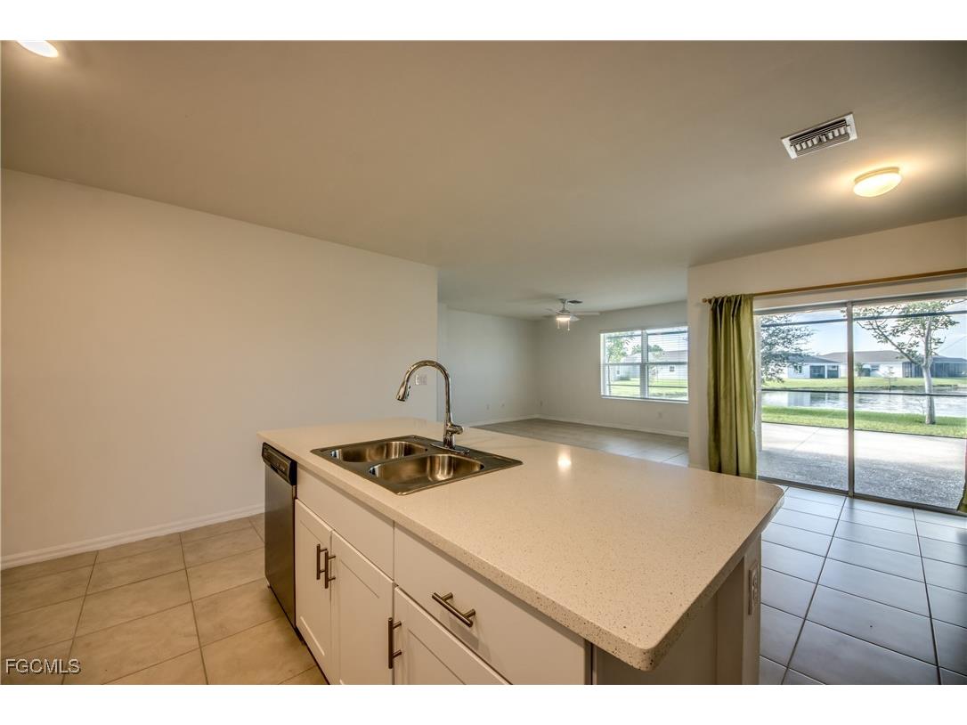 8832 Cascade Price Circle North Fort Myers FL 33917 2025009787 image7